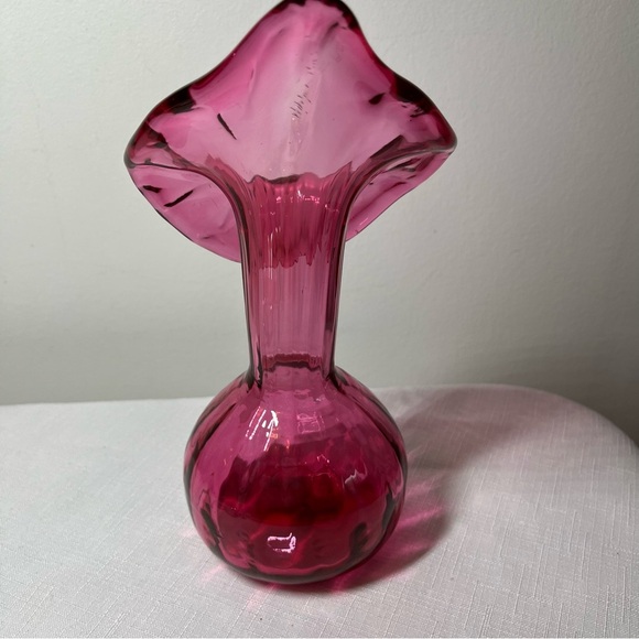 Vintage "Jack in the Pulpit" Cranberry Handblown Art Glass Vase - Picture 7 of 9